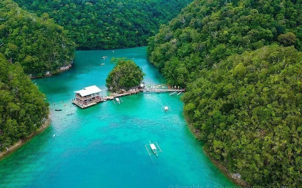 Sugba Lagoon crystal clear water Siargao