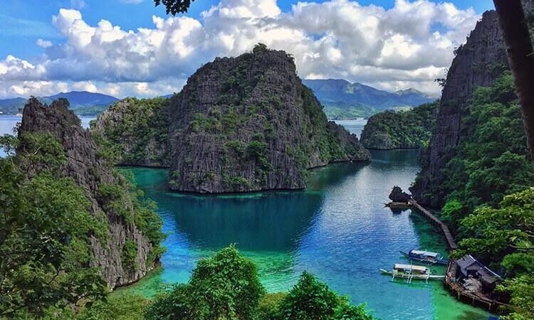 Coron Travel Guide 2026: Best Island Hopping & Travel Tips