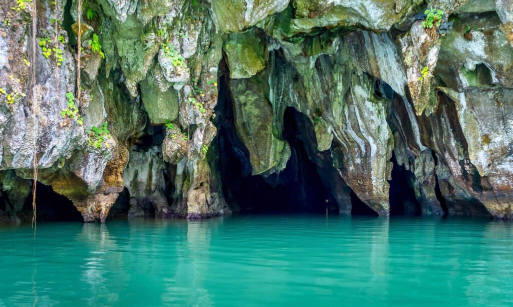 Puerto Princesa Underground River entrance in Palawan, Philippines

PHOTO 2