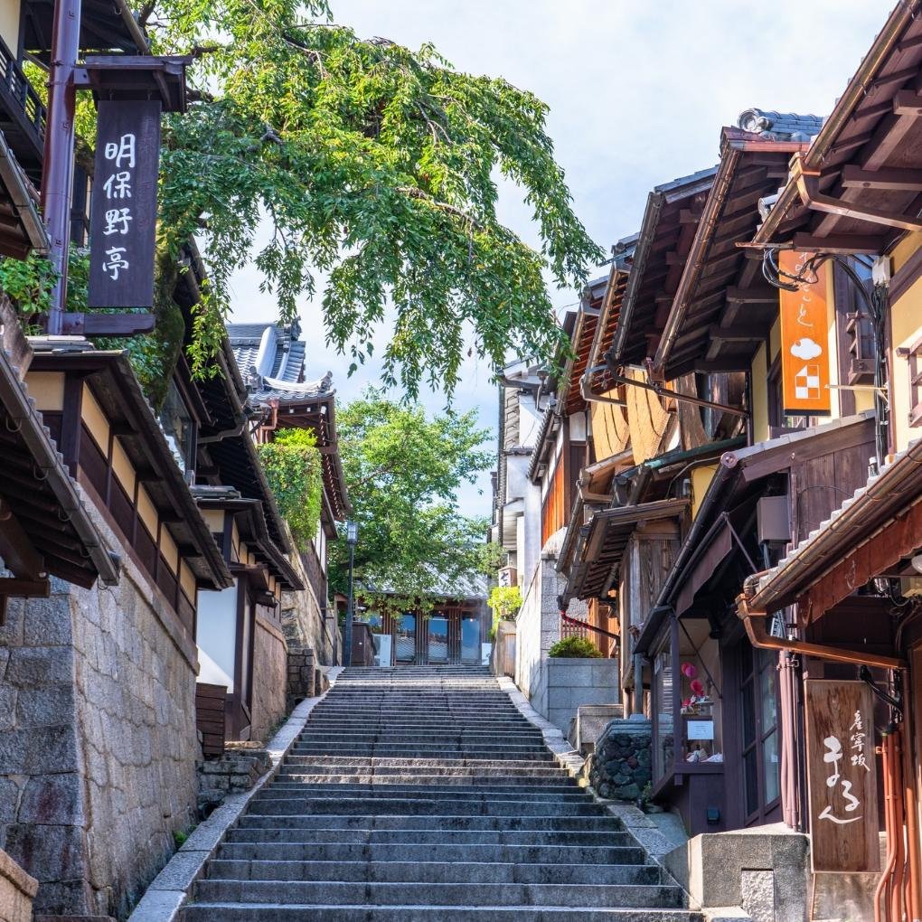 Traditional Sannenzaka street in Kyoto Japan