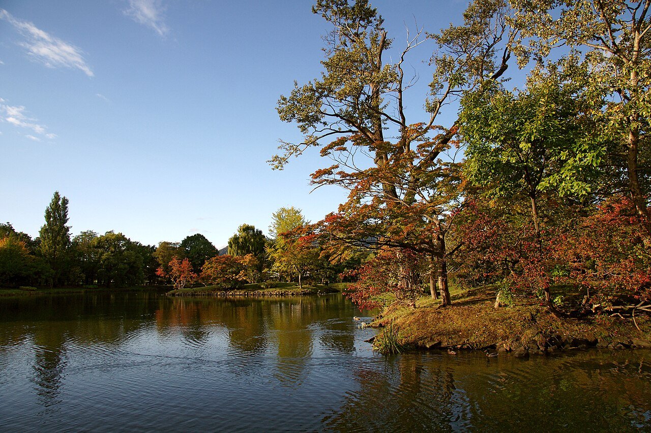 Autumn foliage beside the pond in Nakajima Park, Sapporo, in 2009.